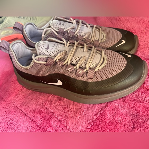Nike airmax Rose and Chocolate Athletic Shoes - Picture 3 of 7